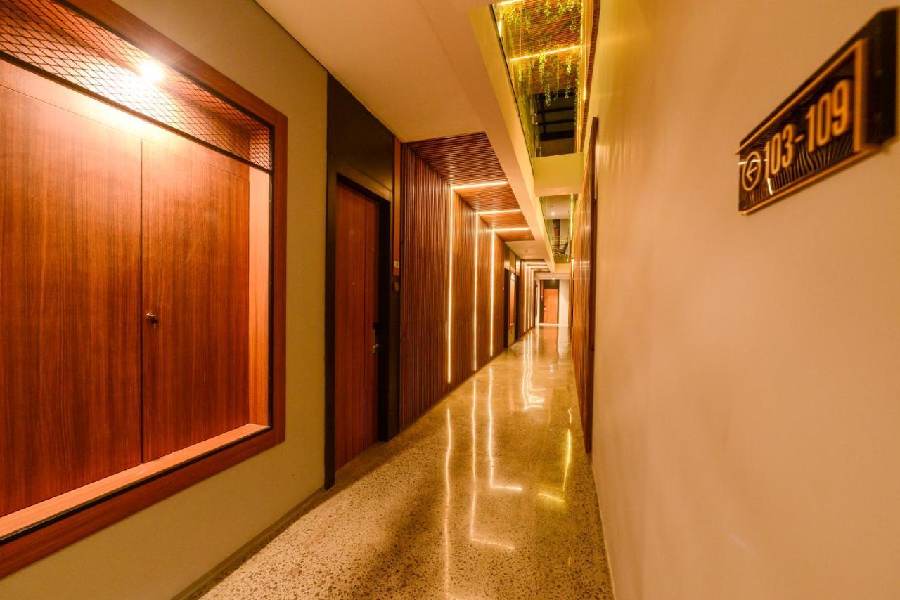 Nata Azana Hotel Solo Exterior foto